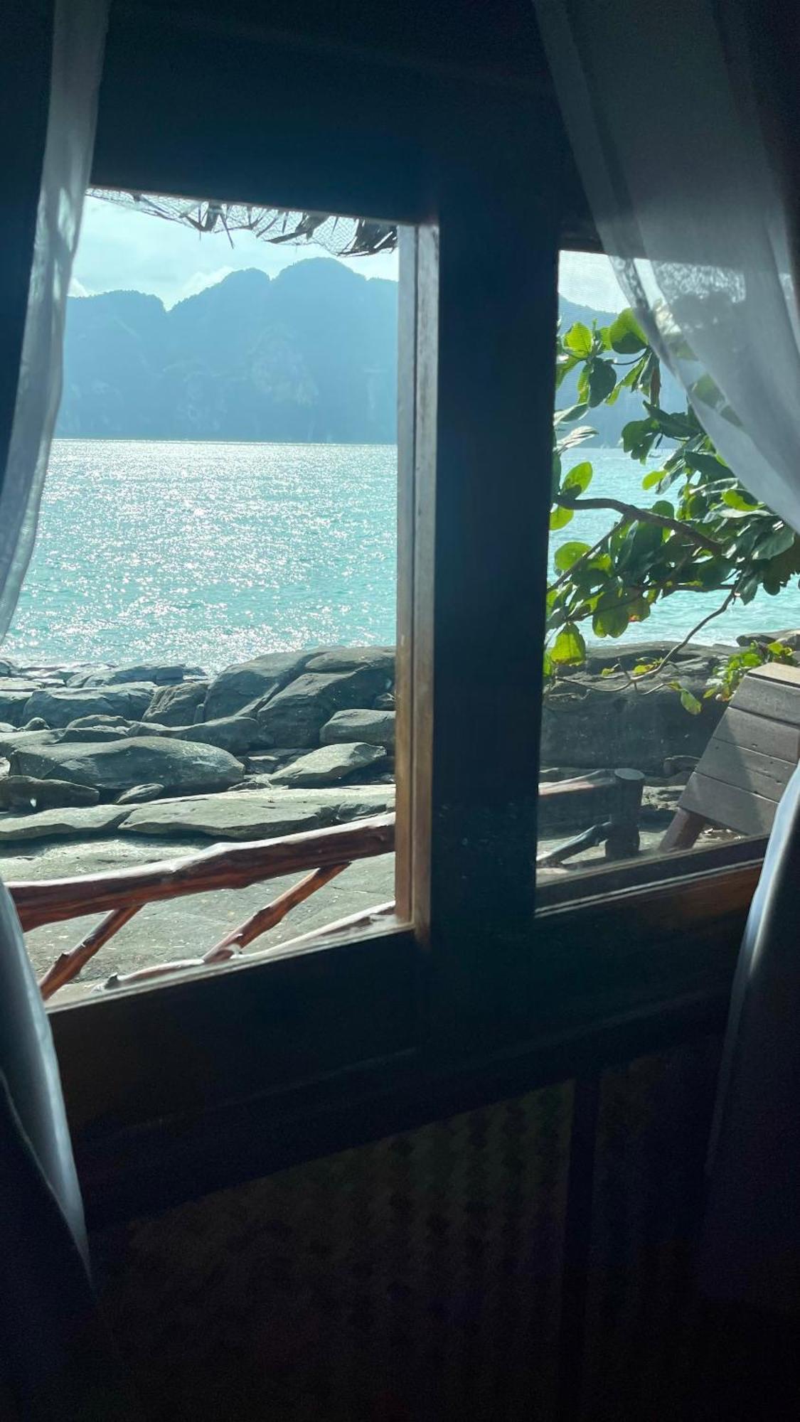 Numnoi Air-Condition with outside bathroom